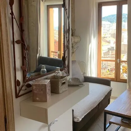 Cozy Studio In The Charming Village In The Old Town Of * Cannes